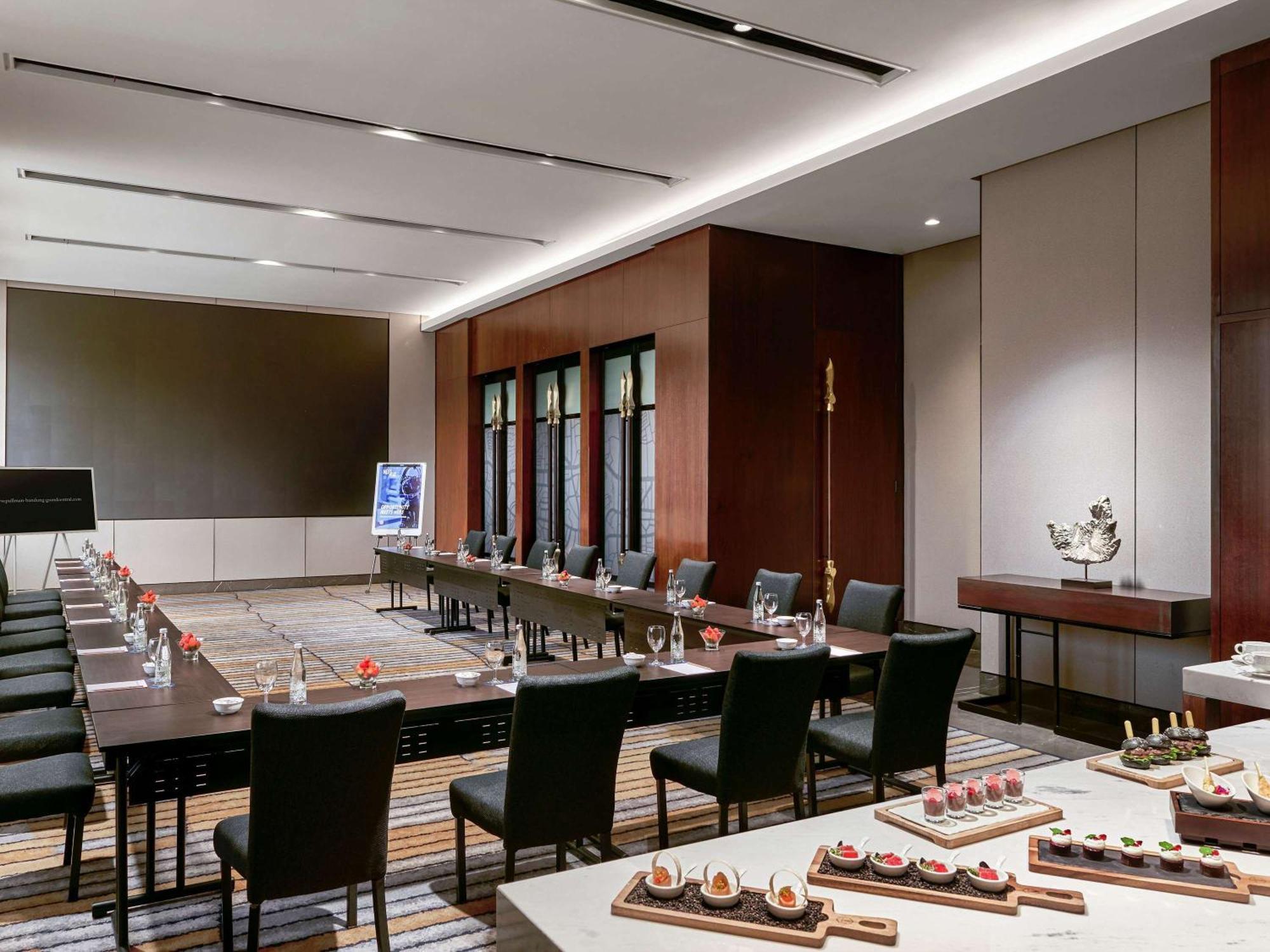 Pullman Bandung Grand Central Eksteriør billede